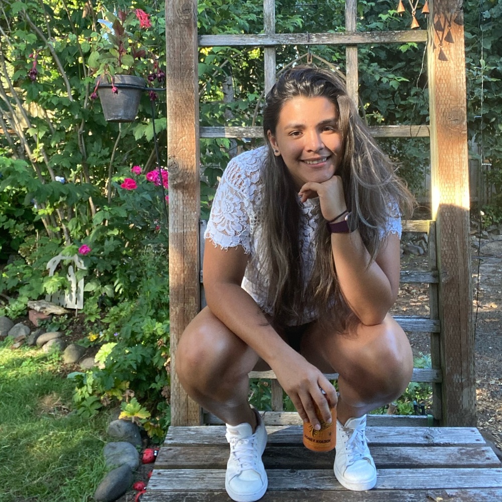 Meet your Posher, Yssis